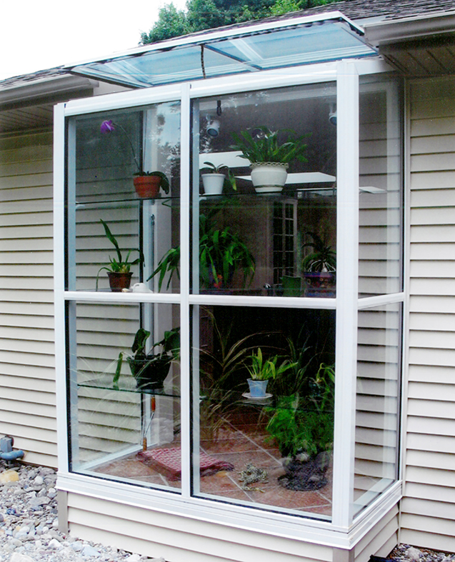 Garden window with a ridge vent 