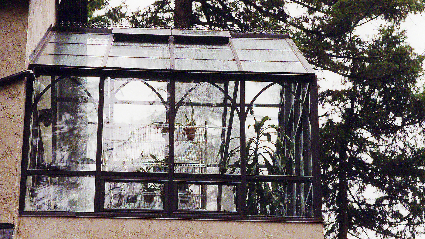 Straight eave double pitch with one gable end greenhouse