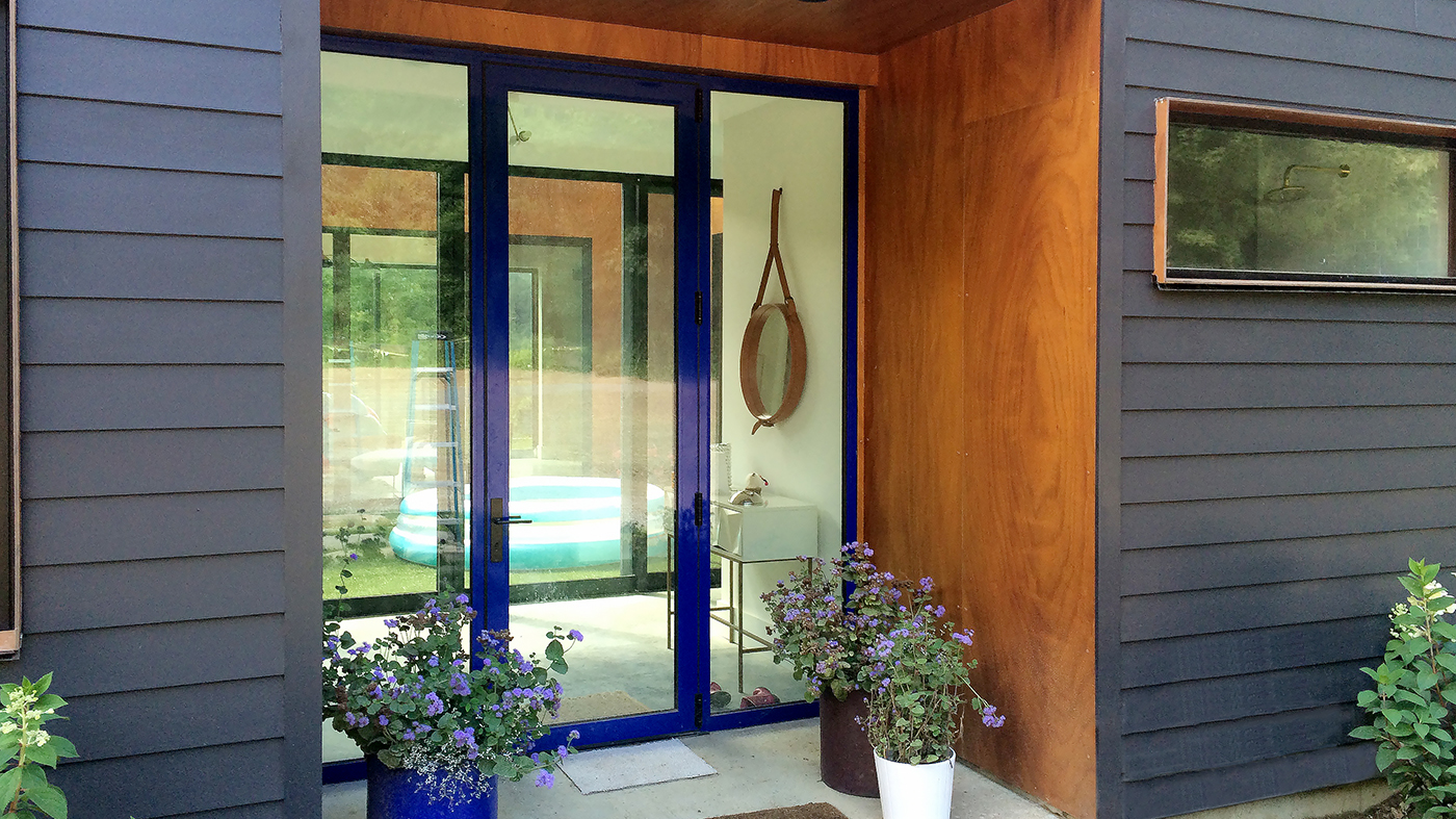 One blue terrace door with matching sidelites