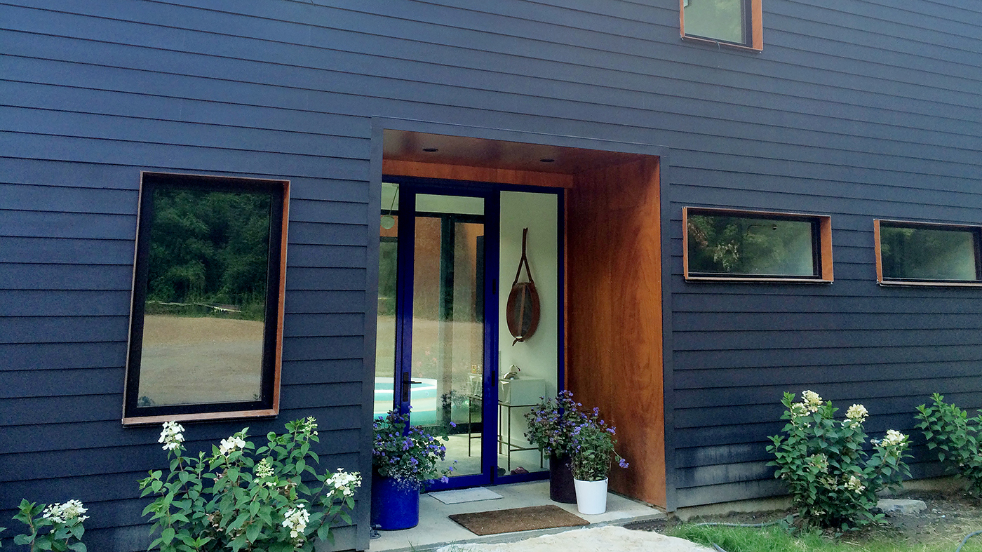 One blue terrace door with matching sidelites