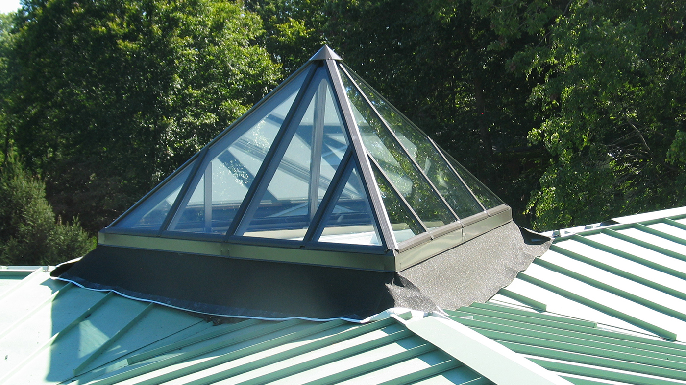 Pyramid skylight