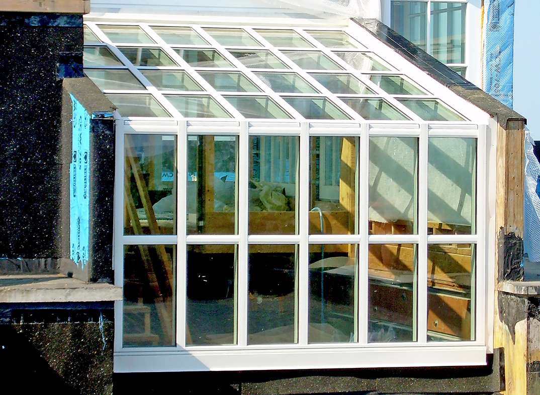 Straight eave lean-to sunroom with no gable ends 
