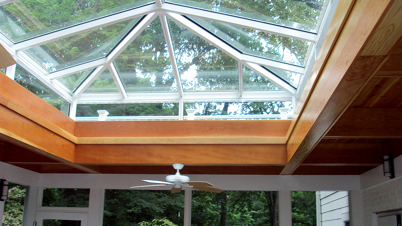 Straight eave double pitch skylight with transom