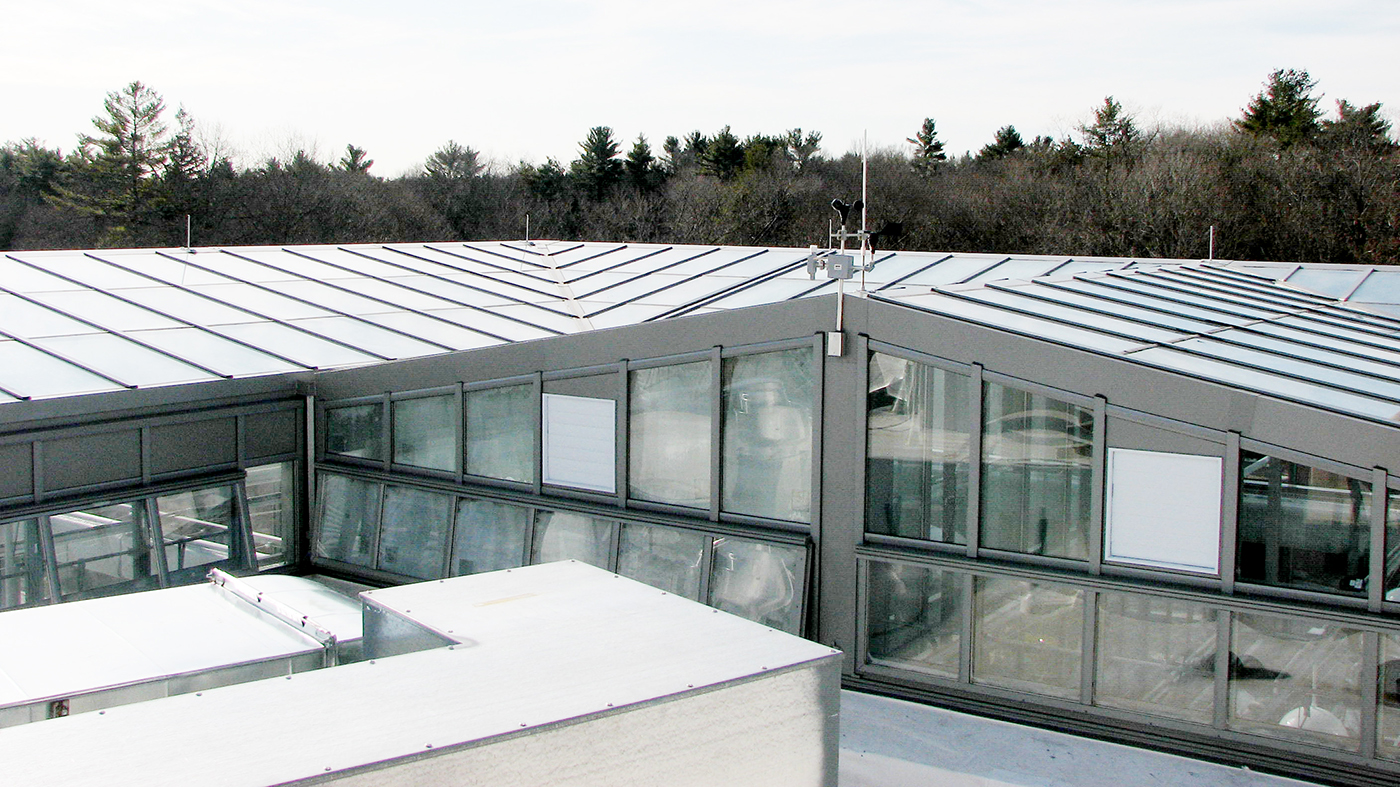 Inverted straight eave double pitch greenhouse