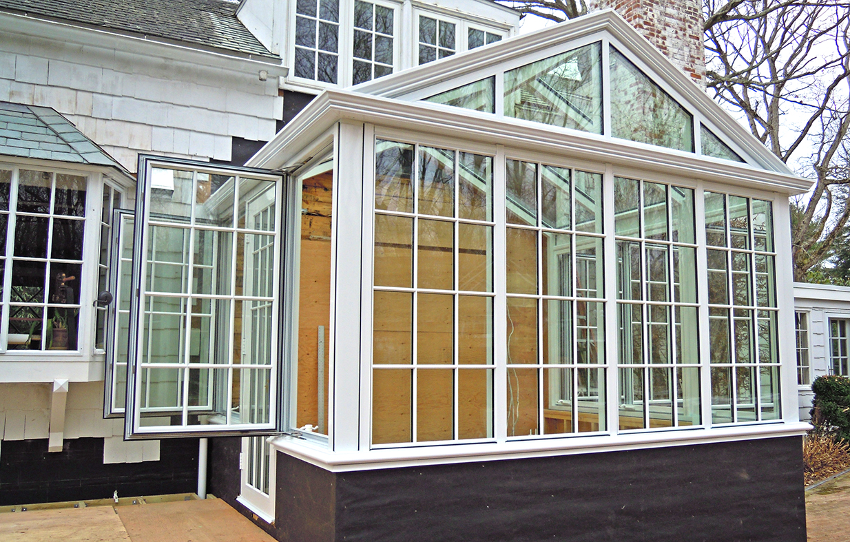 Straight eave double pitch conservatory.