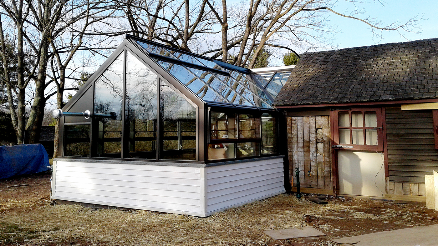 Private residence: Straight eave double pitch greenhouse 