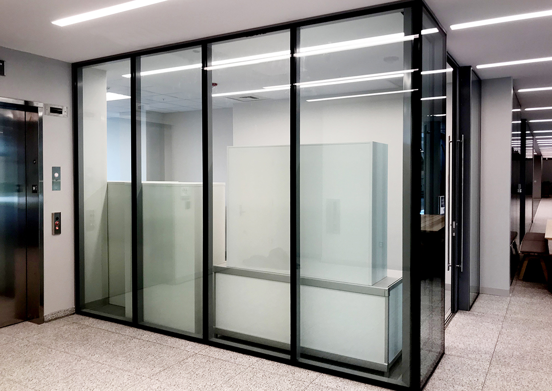 Aluminum curtain wall with integrated sliding glass doors