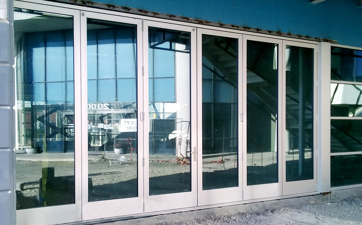 One six-panel G3LT outfold single door mid-wall (SDMW) bifold door unit.