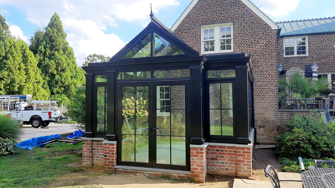 Straight eave lean-to conservatory