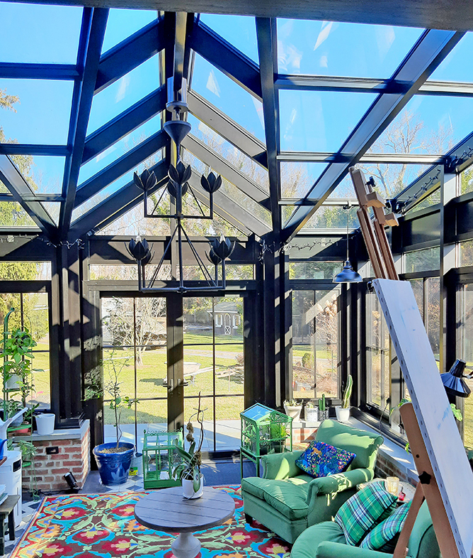 Straight eave lean-to conservatory