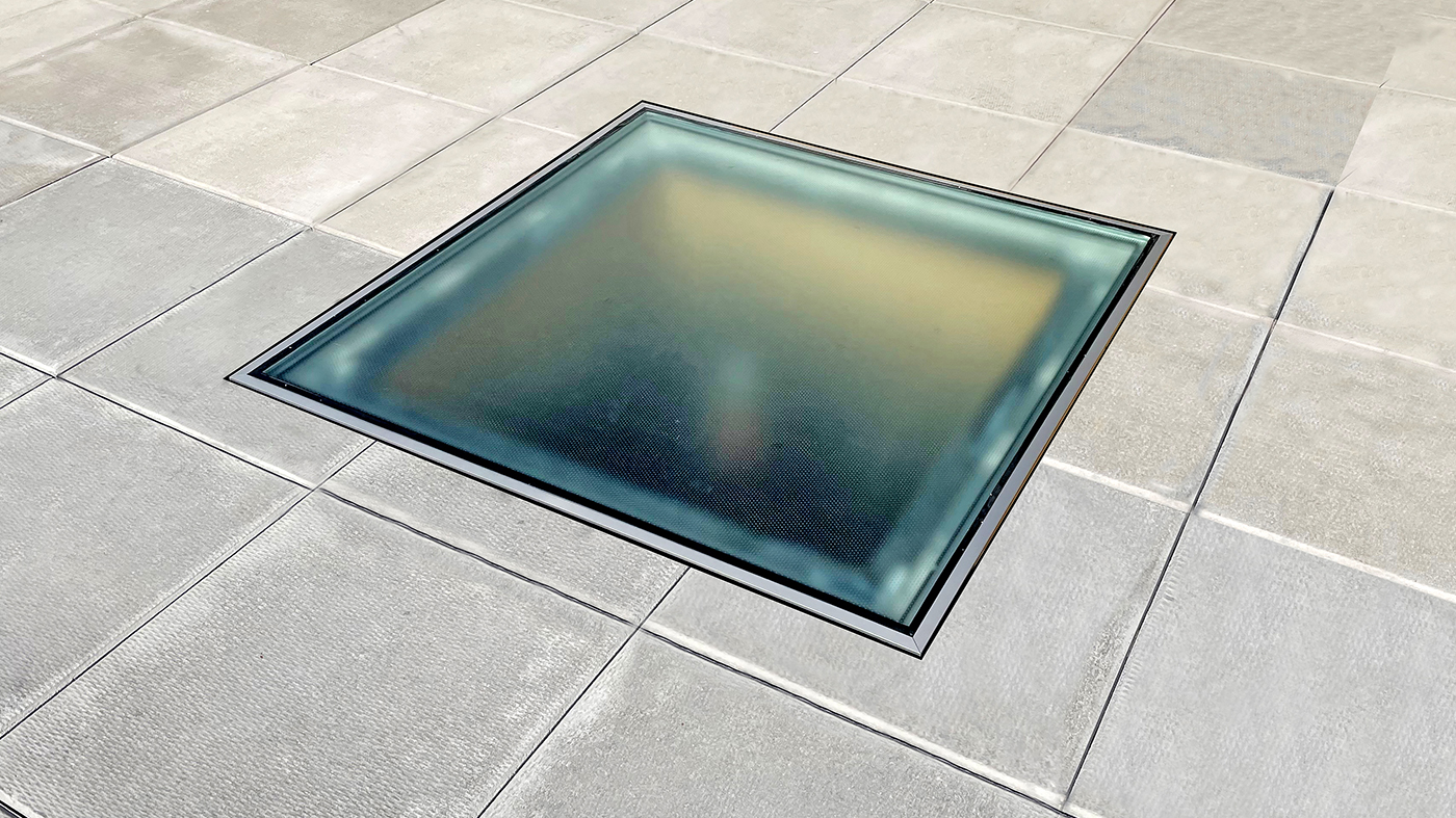Walkable skylight with 1 1/4