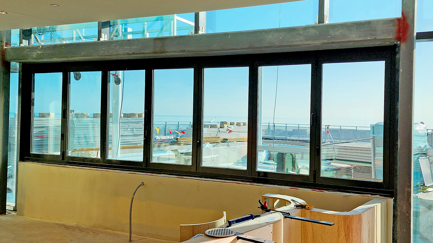 One seven-panel G2 outfold split-wall bifold window unit.
